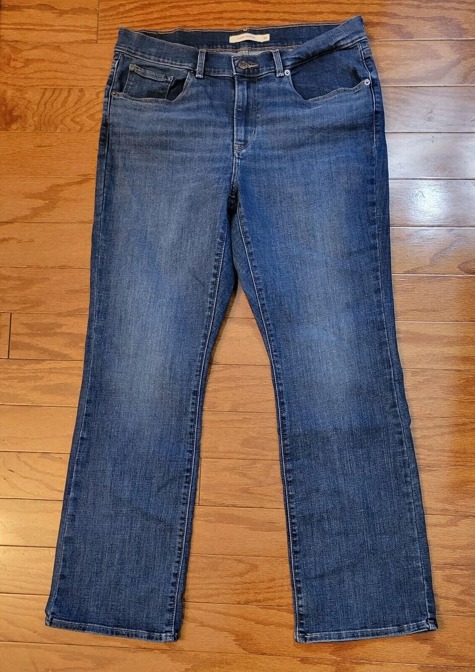 Levi's Jeans Women 10S Short Bootcut Mid Rise Medium Wash Denim